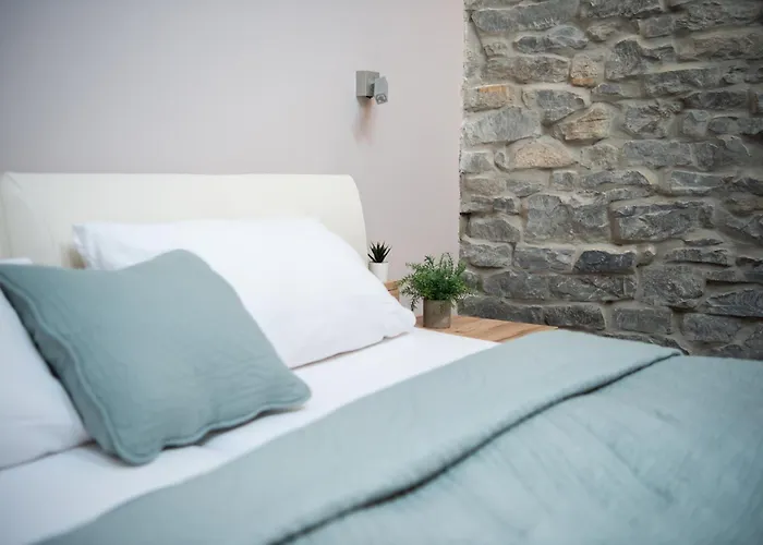 בית הארחה Main